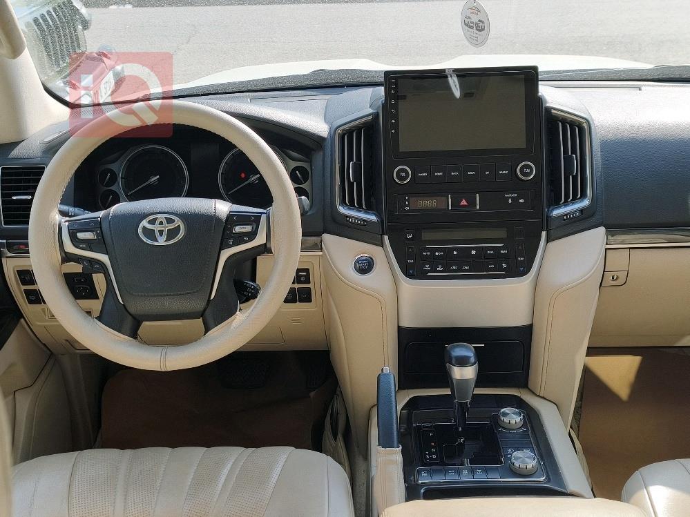 تويوتا لاندكروزر